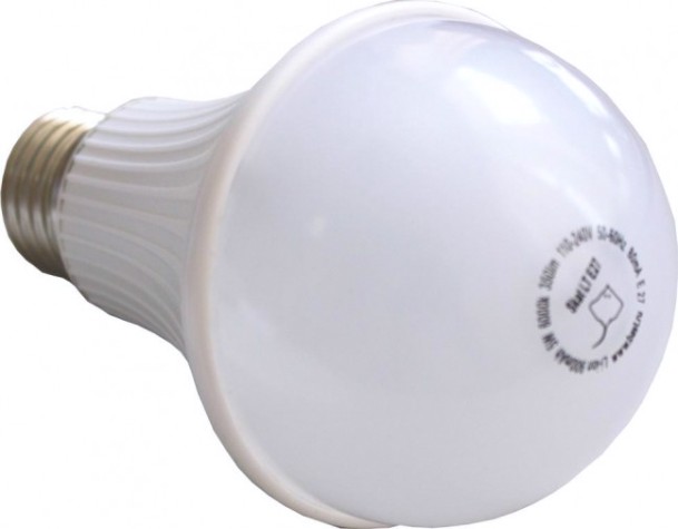 Лампа светодиодная c Li-ion аккумулятором SKAT LED-220 E27 [2455]
